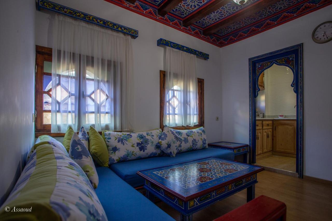 Guest House Yasmina เชฟชาอูน ภายนอก รูปภาพ