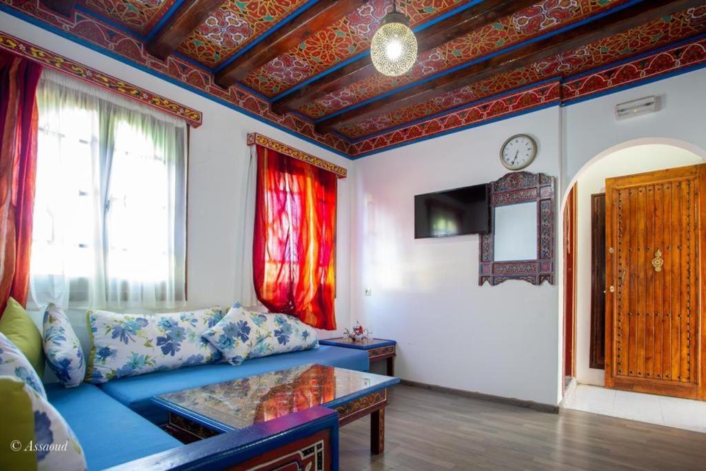 Guest House Yasmina เชฟชาอูน ภายนอก รูปภาพ