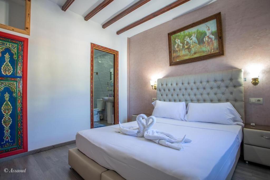 Guest House Yasmina เชฟชาอูน ภายนอก รูปภาพ